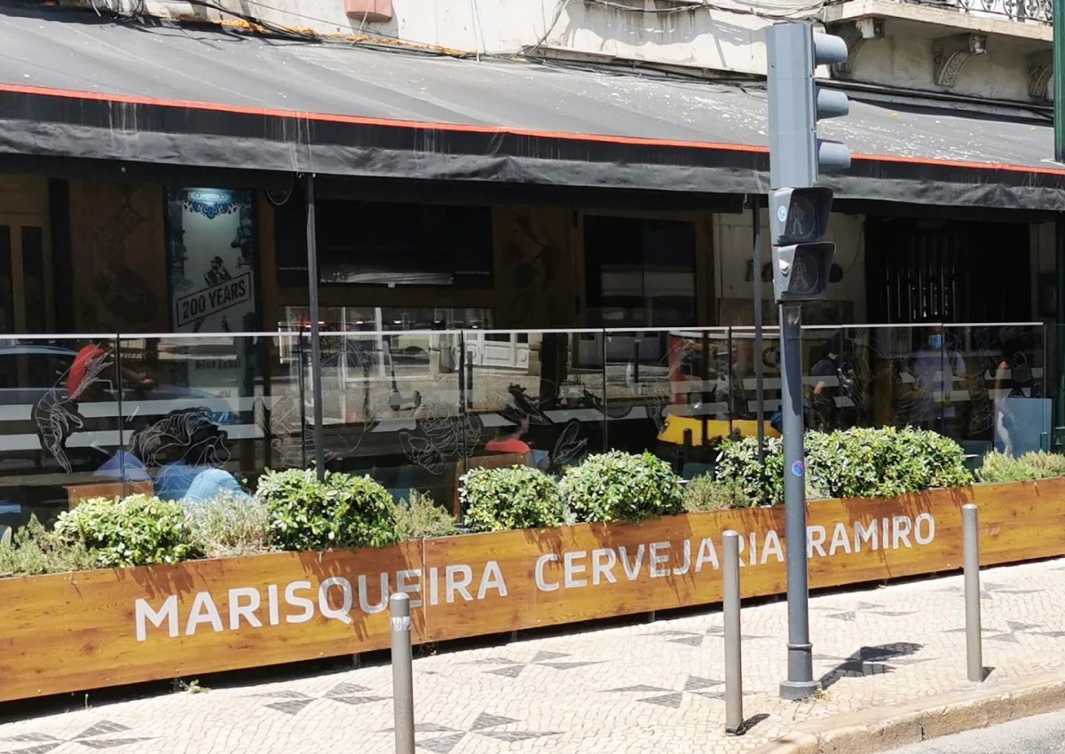 vedere din stradă către restaurant Ramiro, una din destinații culinare Lisabona