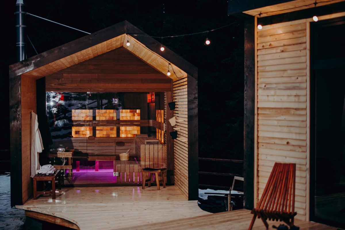 sala de sauna moderna, din lemn