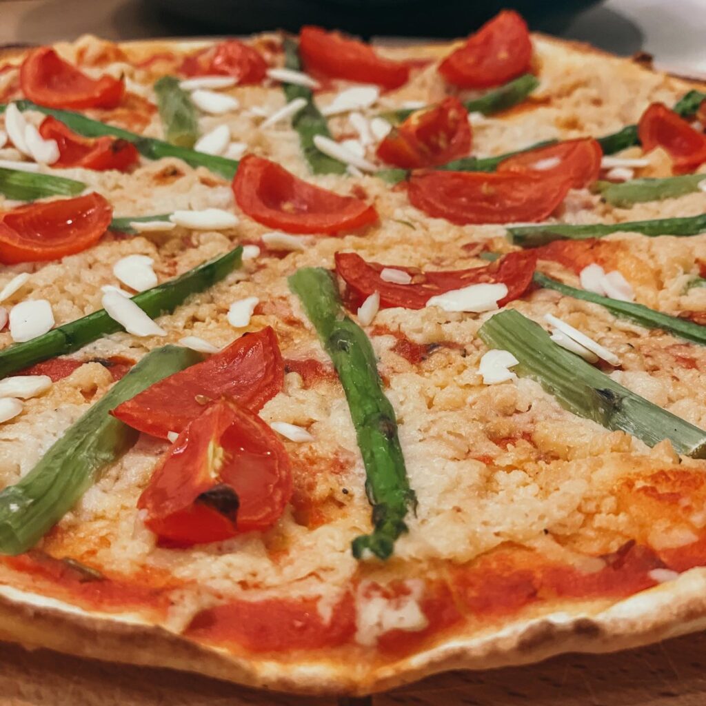 pizza cu sparanghel de la Fabio Pizza