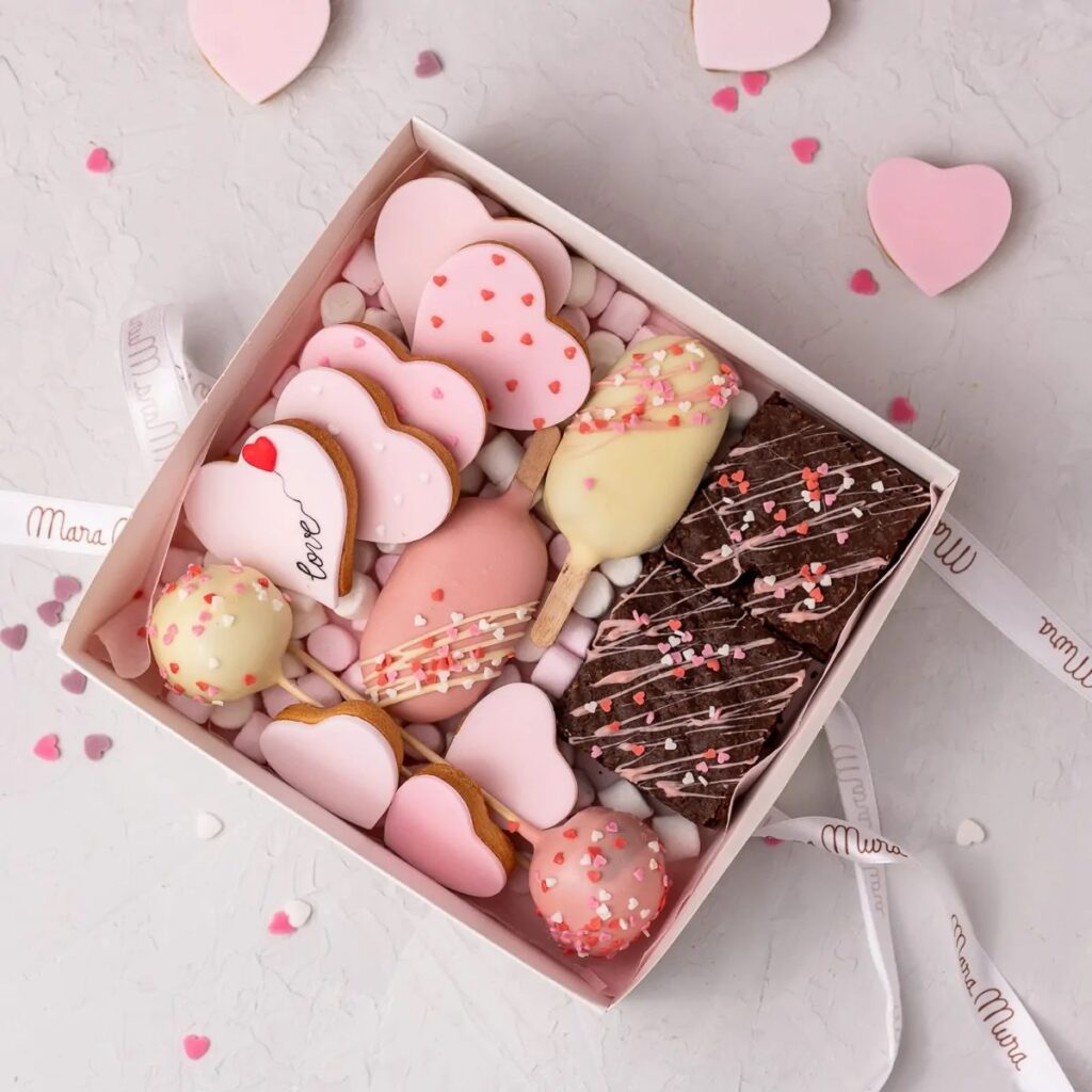 cutie cu dulciuri de Valentines Day de la Mara Mura