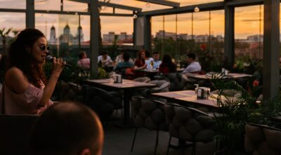 Date night la înălțime: 10  restaurante skybar & rooftop din țară